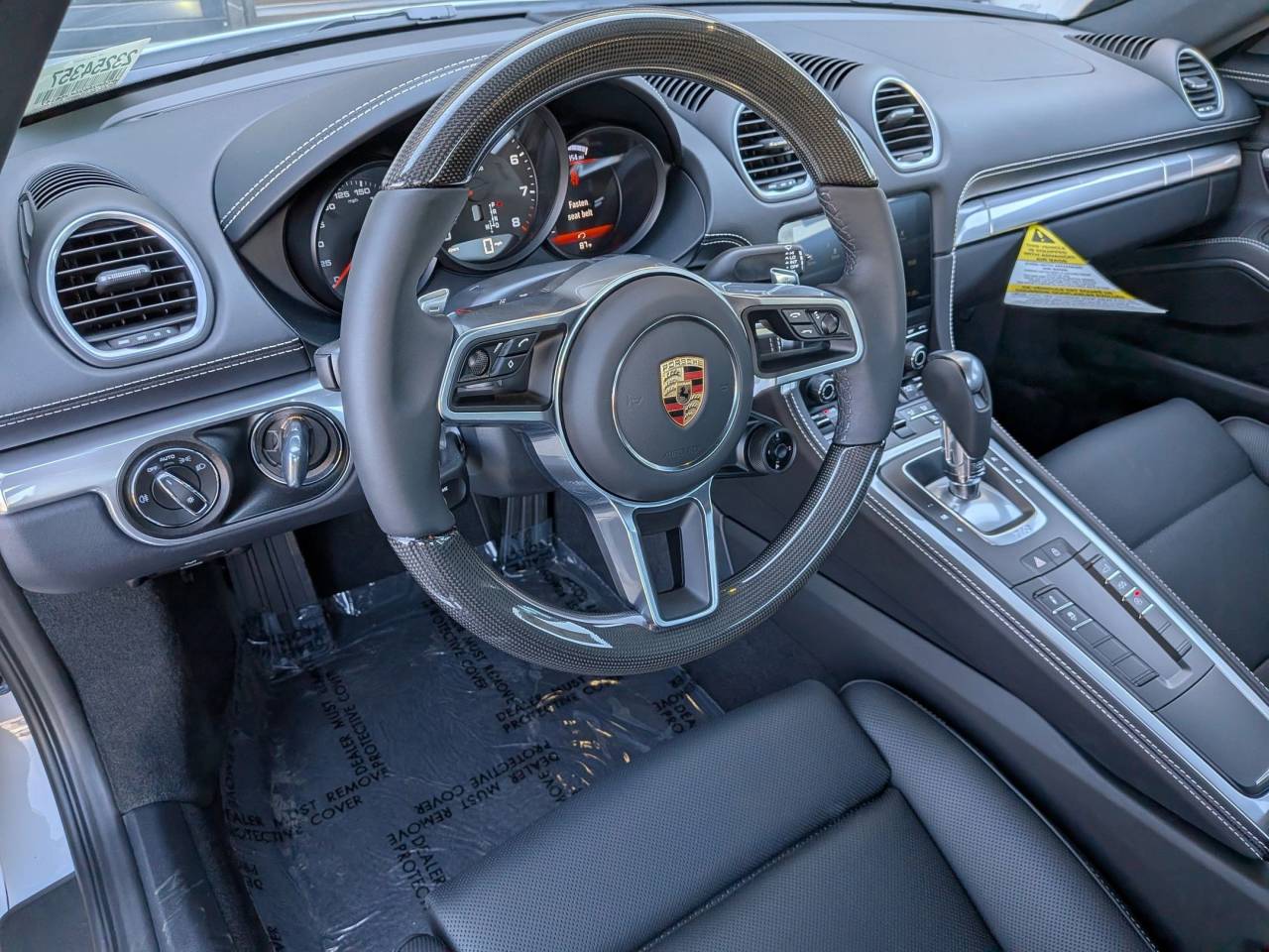 2025 Porsche Cayman photo 4