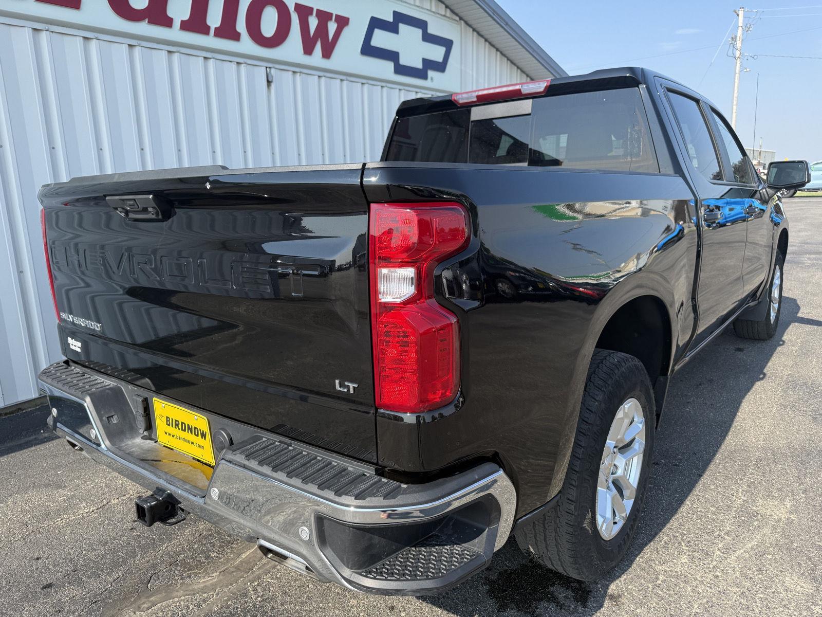 2023 Chevrolet Silverado 1500 LT photo 3