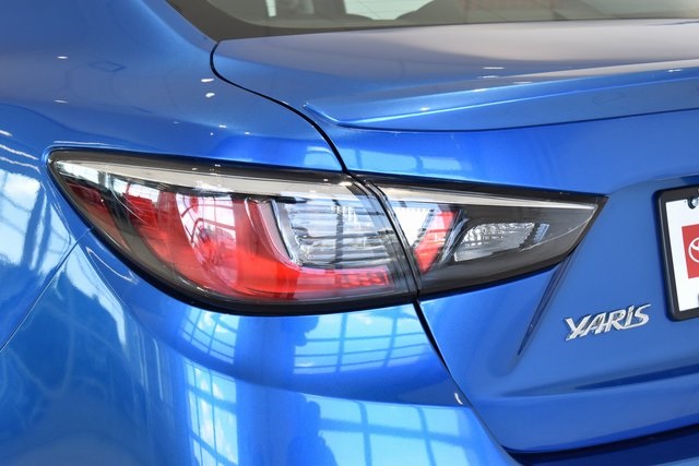 2019 Toyota Yaris LE photo 7
