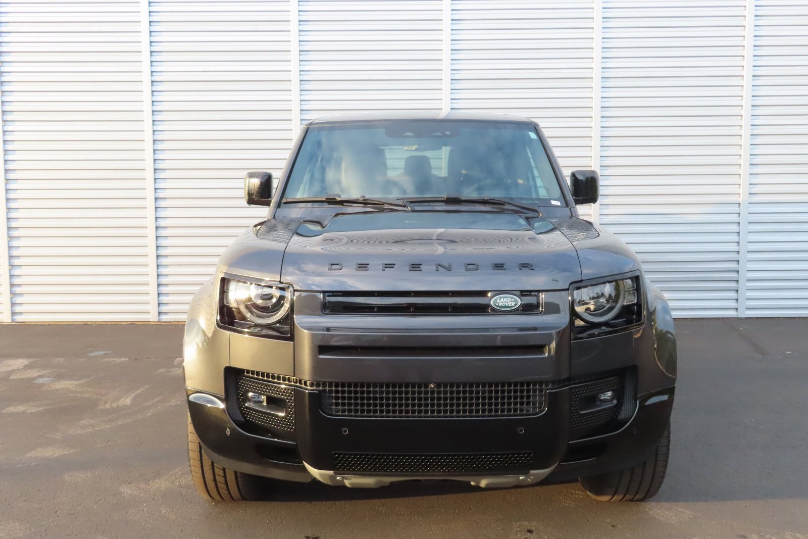 New 2024 Land Rover Defender V8 Sport Utility in Peoria 2457804