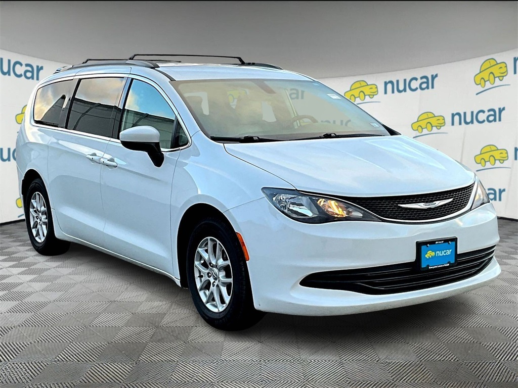 2020 Chrysler Voyager's photo