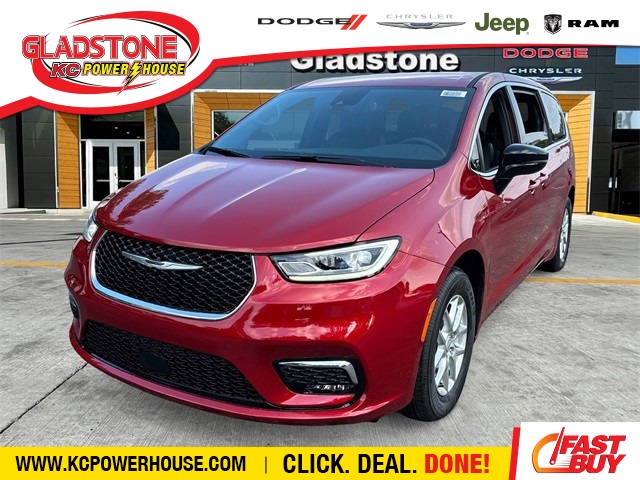 2025 Chrysler Pacifica Select's photo