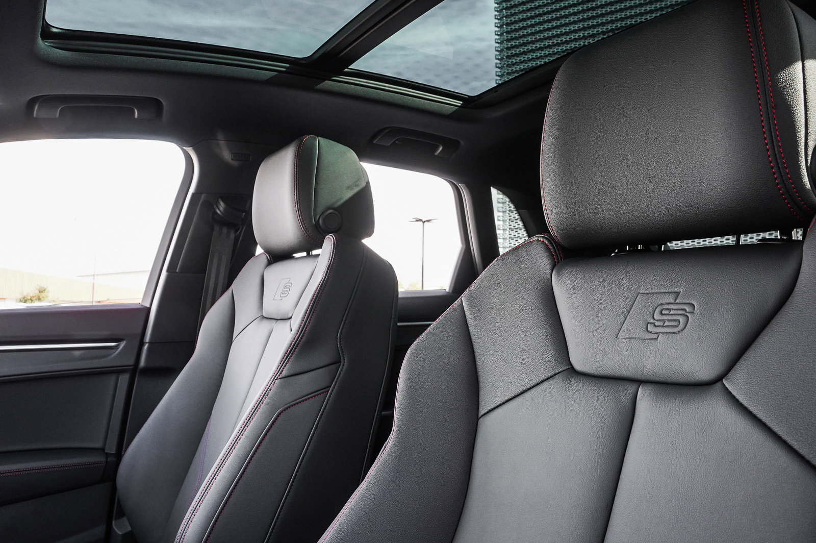 2025 Audi Q3 S line Premium Plus photo 7