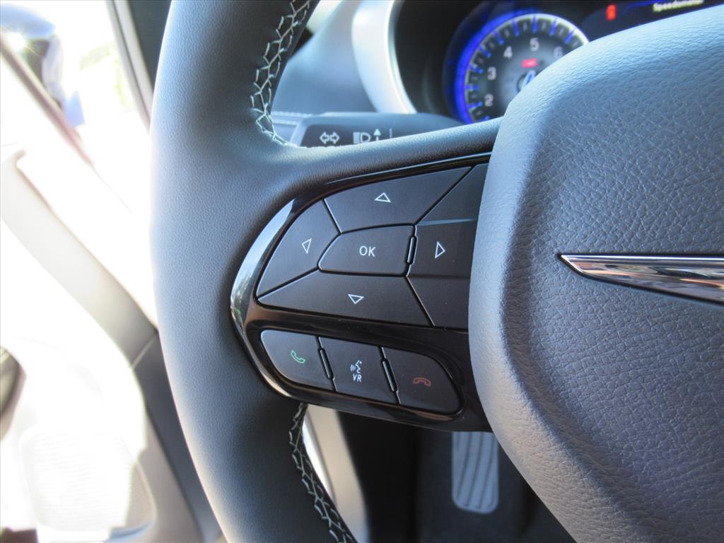 2026 Chrysler Pacifica Limited photo 18