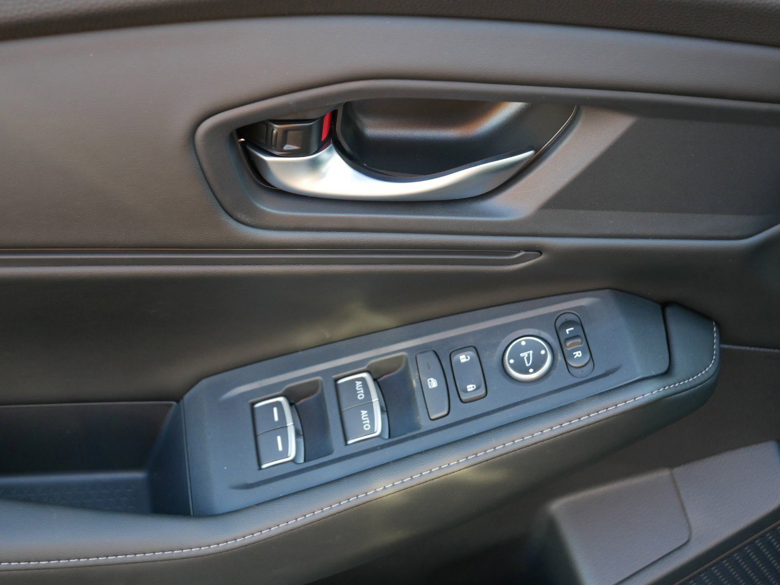 2025 Honda Accord Hybrid Sport photo 11