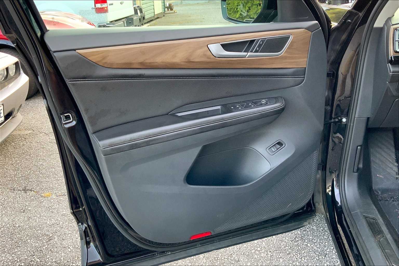 2024 Volkswagen Atlas SE Technology photo 20