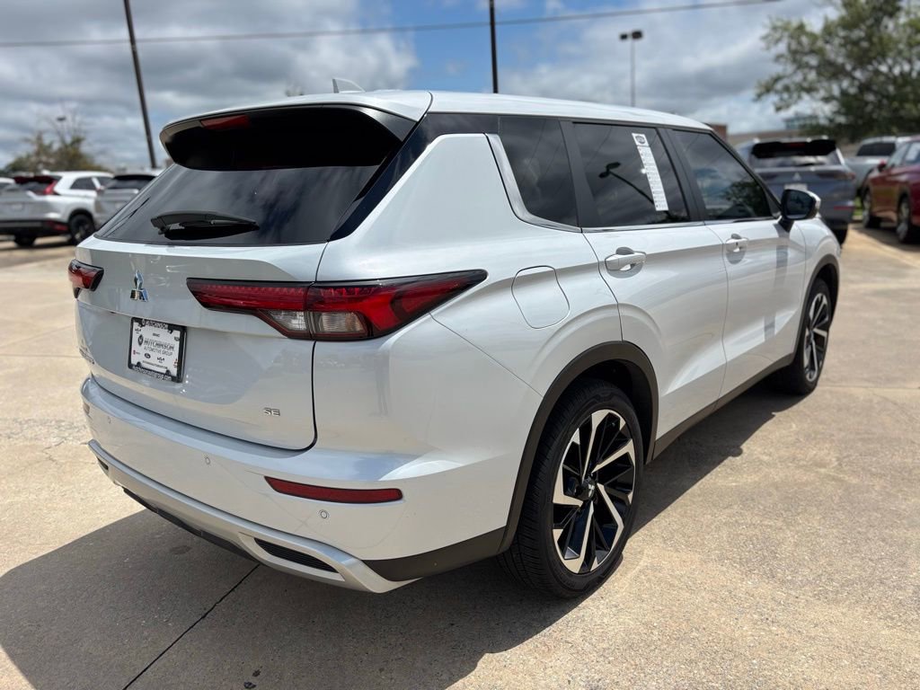 2024 Mitsubishi Outlander SE photo 7