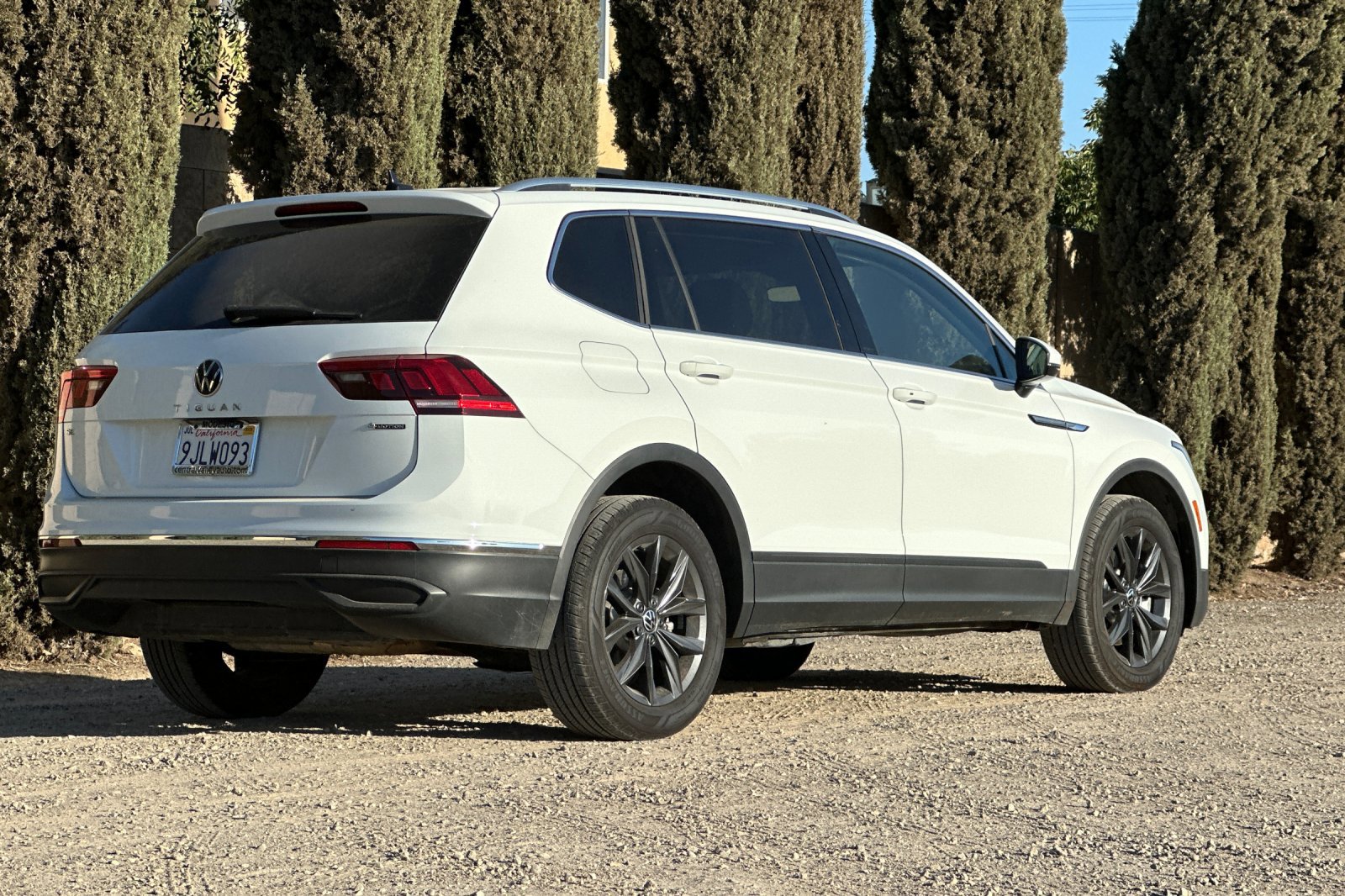 2024 Volkswagen Tiguan SE Wolfsburg Edition photo 2
