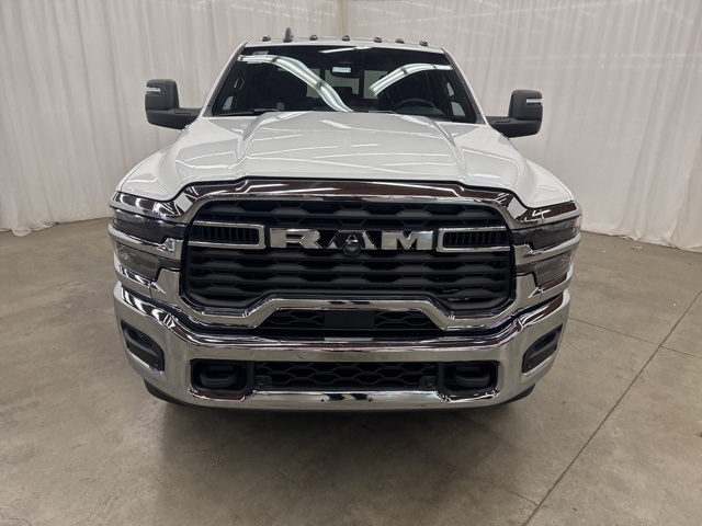 2025 Ram 3500 Tradesman photo 2