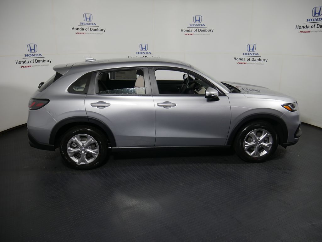 2026 Honda HR-V LX photo 3