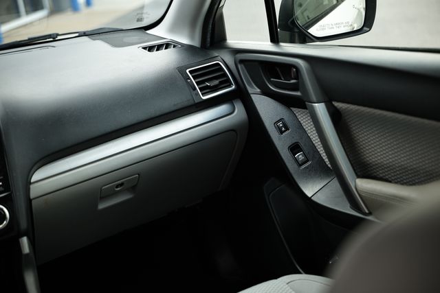 2017 Subaru Forester 2.5i Premium photo 25
