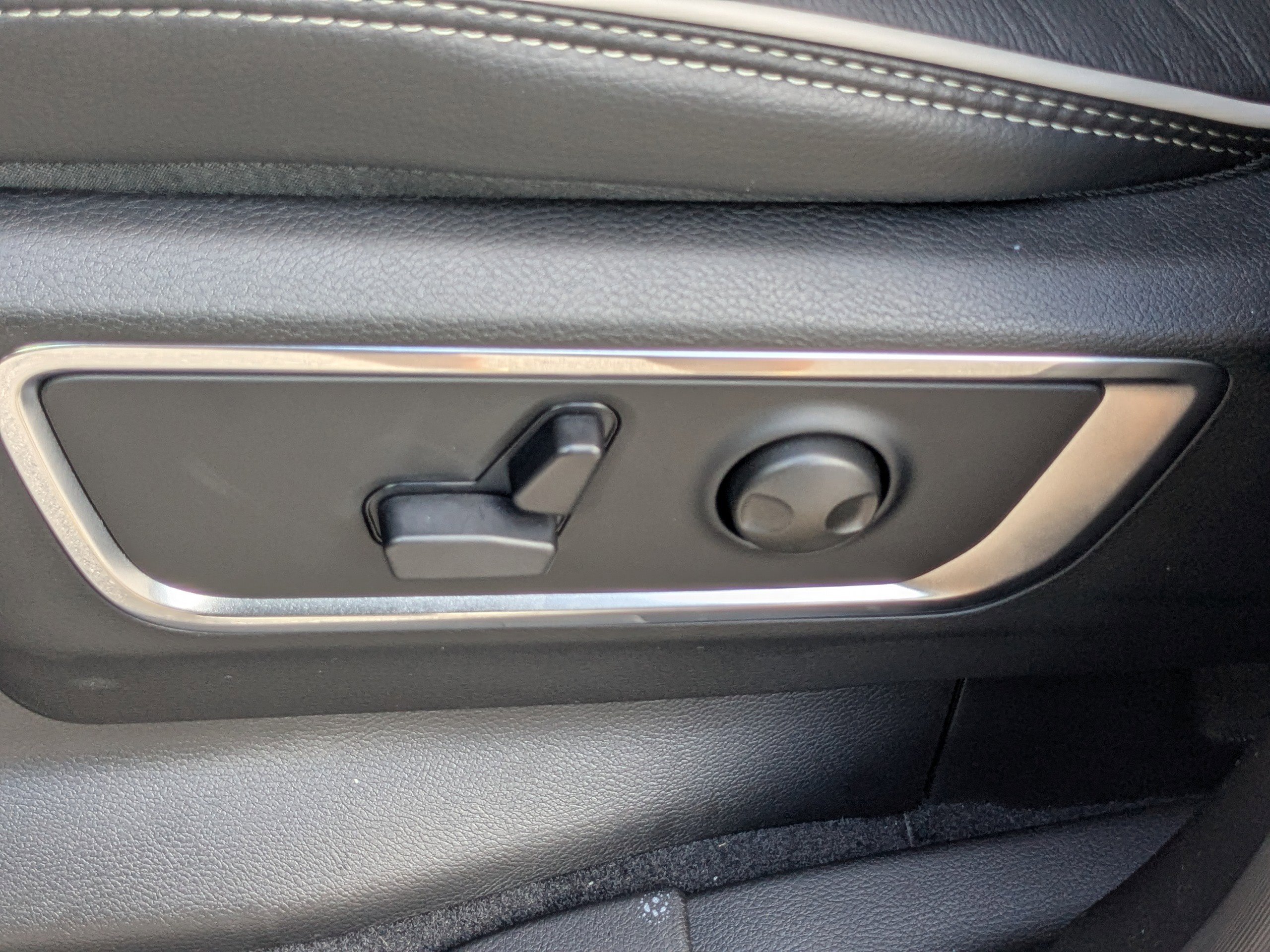 2026 Ram 1500 Laramie photo 16