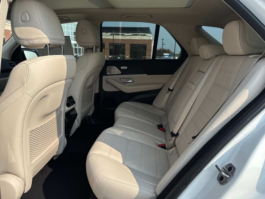 2026 Mercedes Benz GLE 450 4MATIC photo 12