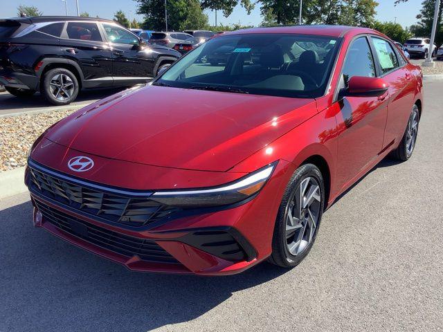 2025 Hyundai Elantra Limited's photo
