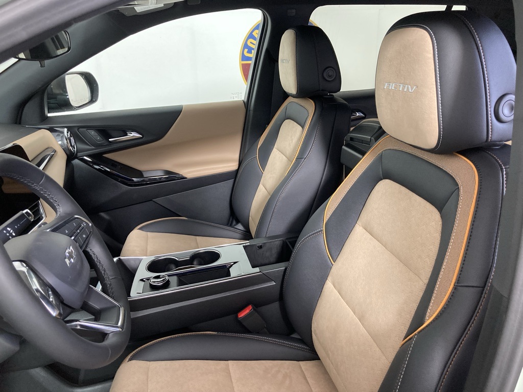2026 Chevrolet Equinox ACTIV photo 2