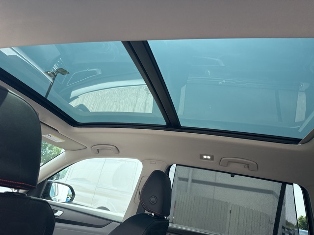 2025 Volkswagen Atlas Peak Edition SE photo 9