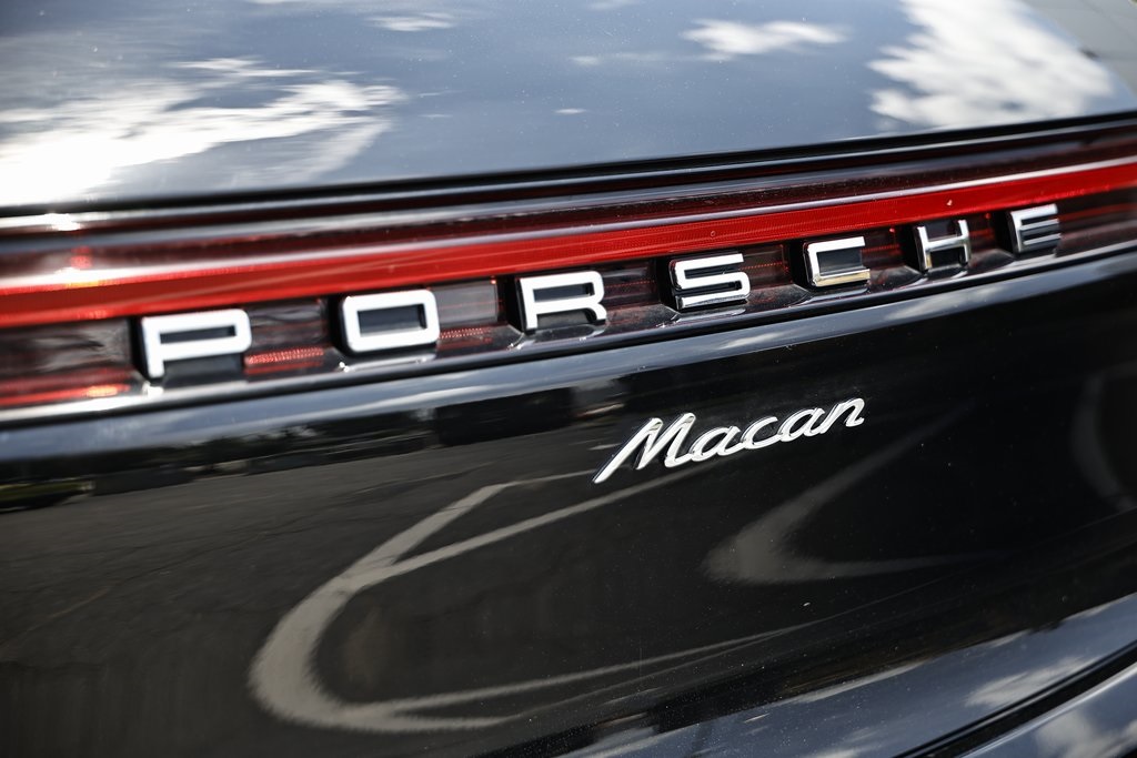 2024 Porsche Macan T photo 13