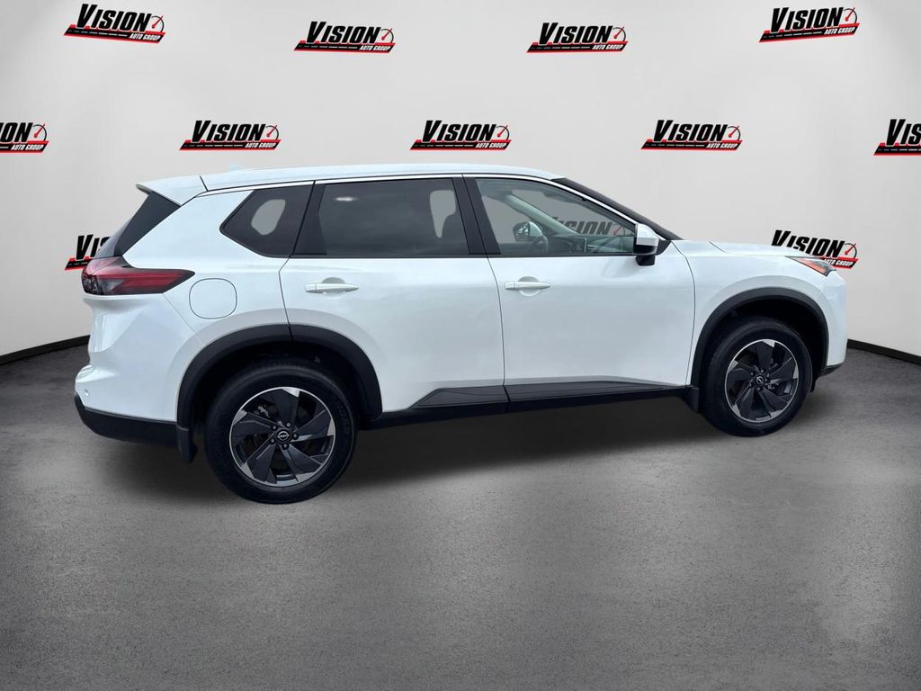 2025 Nissan Rogue SV photo 4