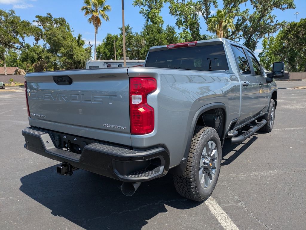 2025 Chevrolet Silverado 2500HD Custom photo 4