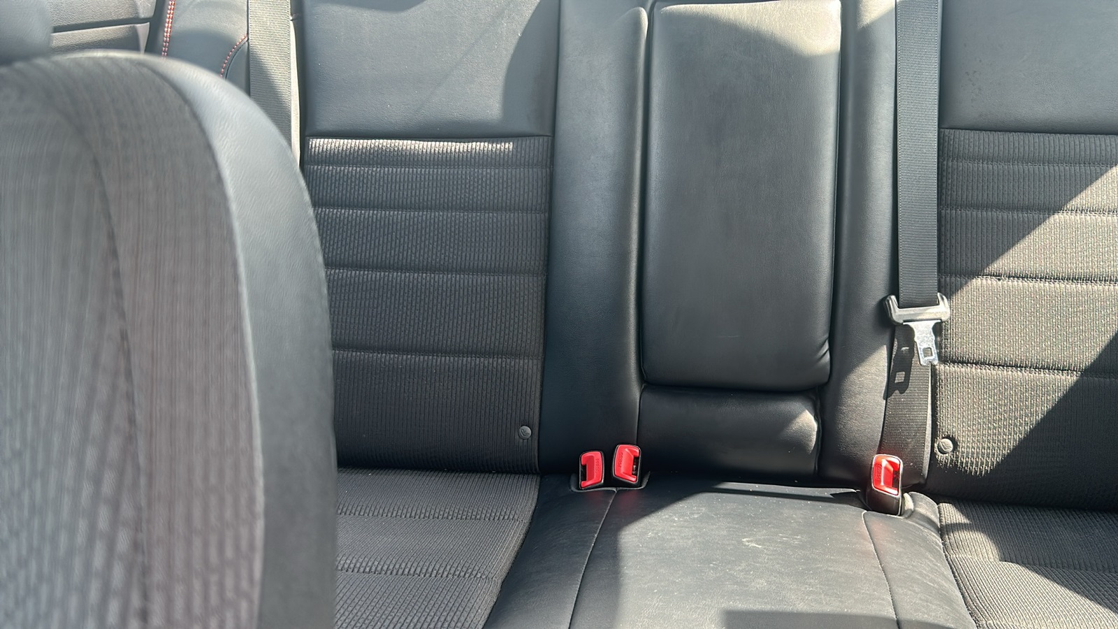 2016 Toyota Camry photo 25