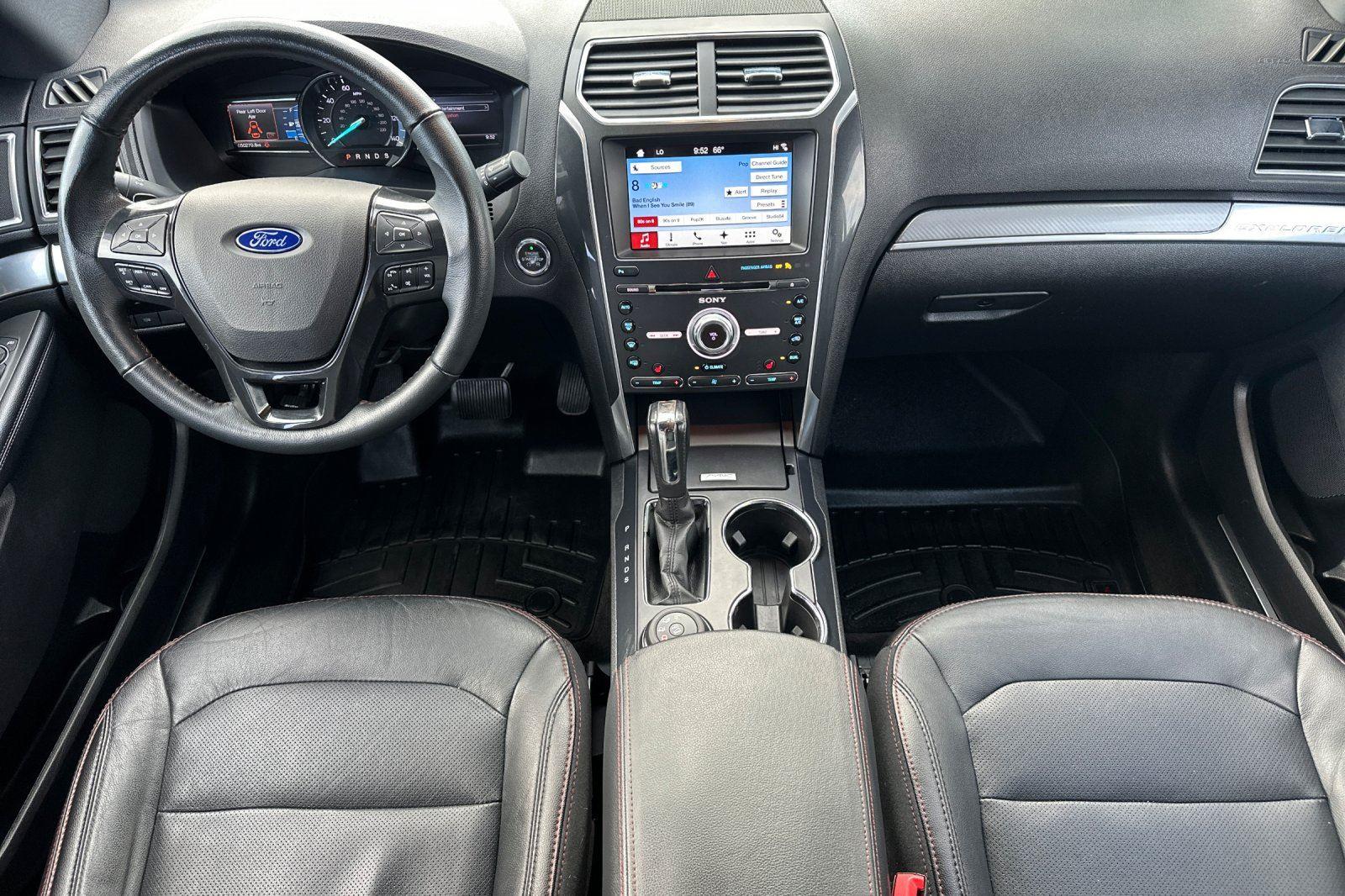 2017 Ford Explorer Sport photo 3