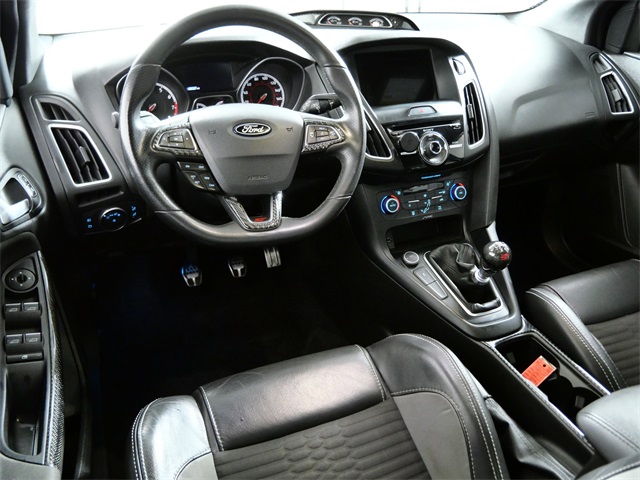 2017 Ford Focus ST photo 3