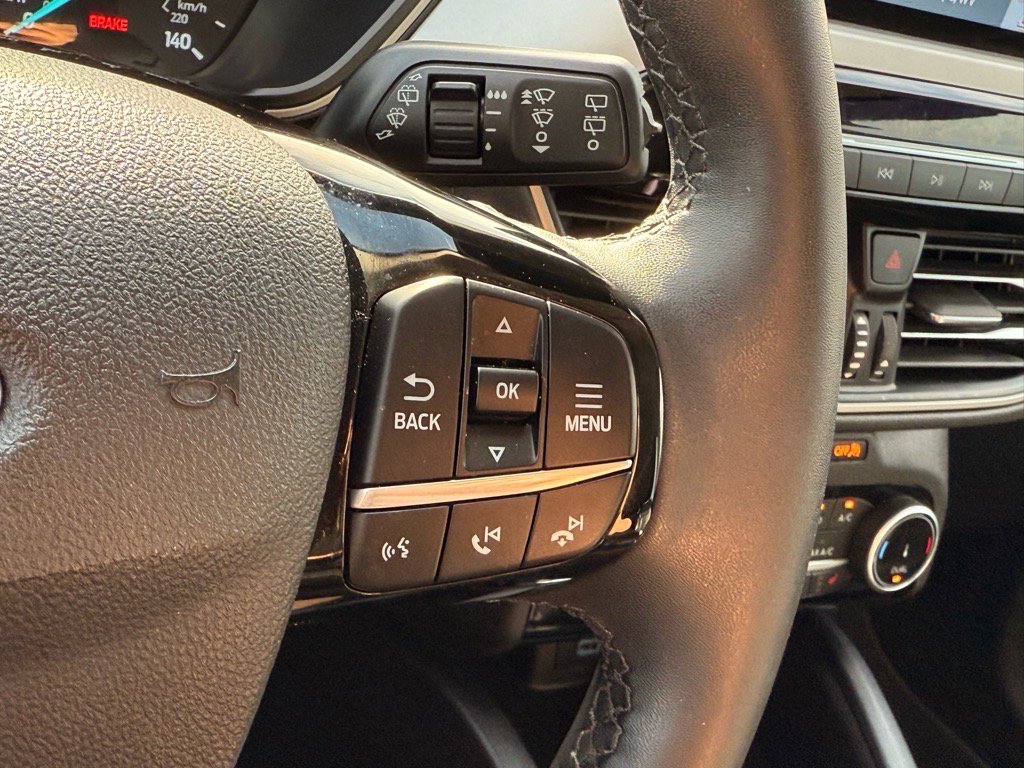 2022 Ford Escape SEL photo 11