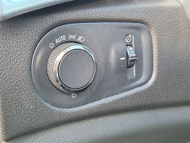2013 Cadillac SRX Base photo 18