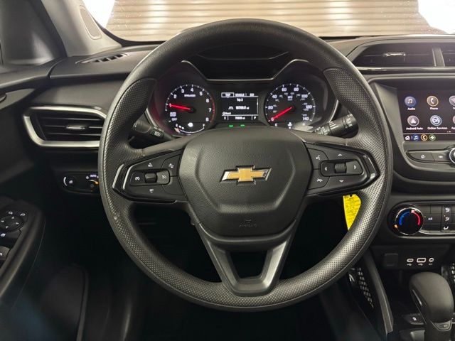 2023 Chevrolet Trailblazer LS photo 9