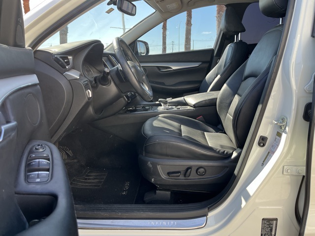 2021 Infiniti QX50 Luxe photo 9