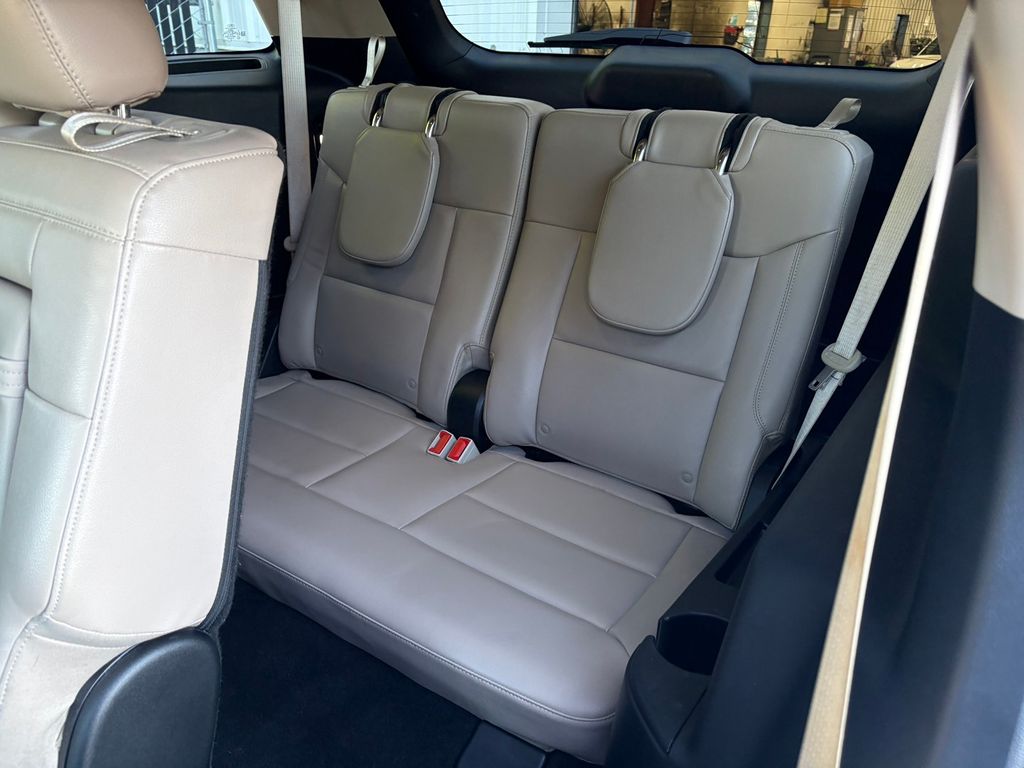 2023 Ford Explorer Limited photo 18