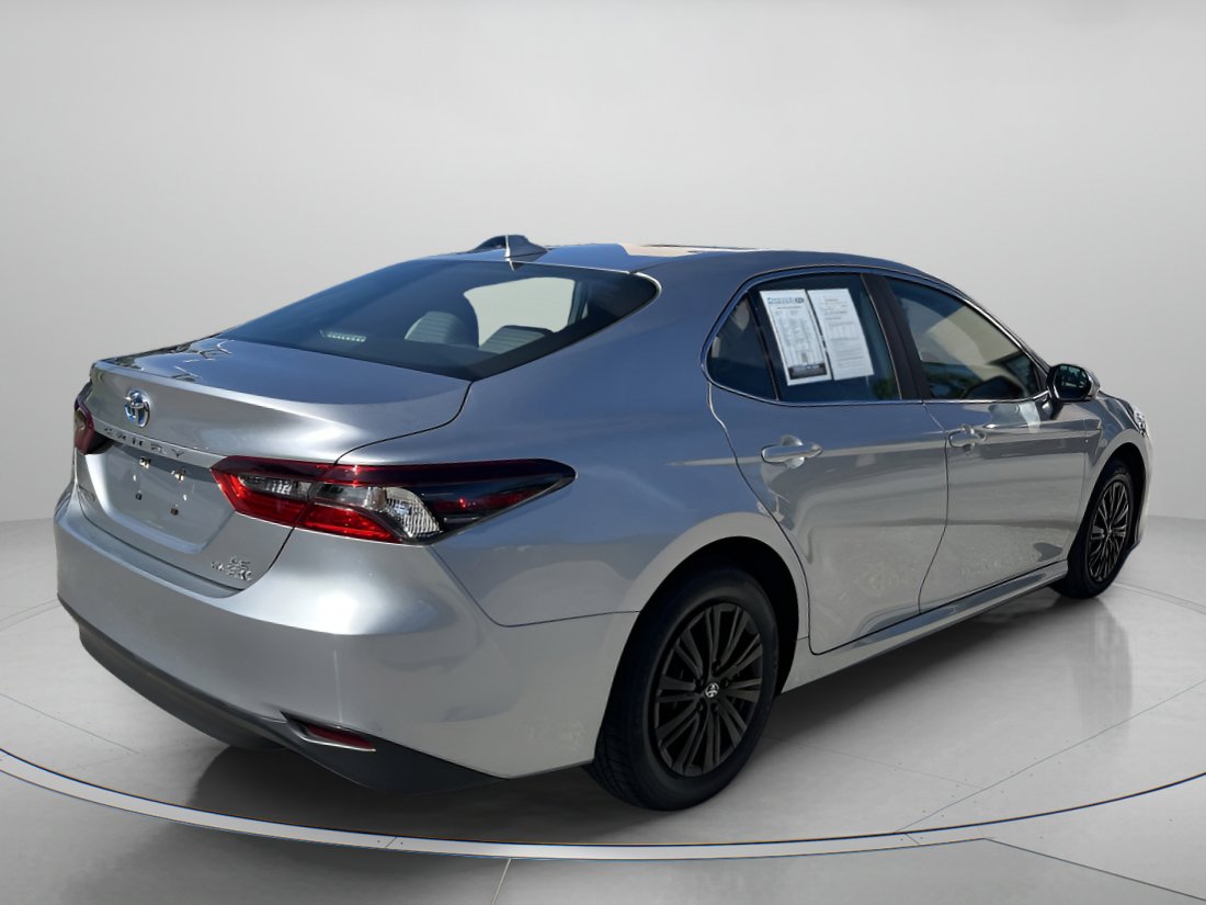 2022 Toyota Camry Hybrid LE photo 3