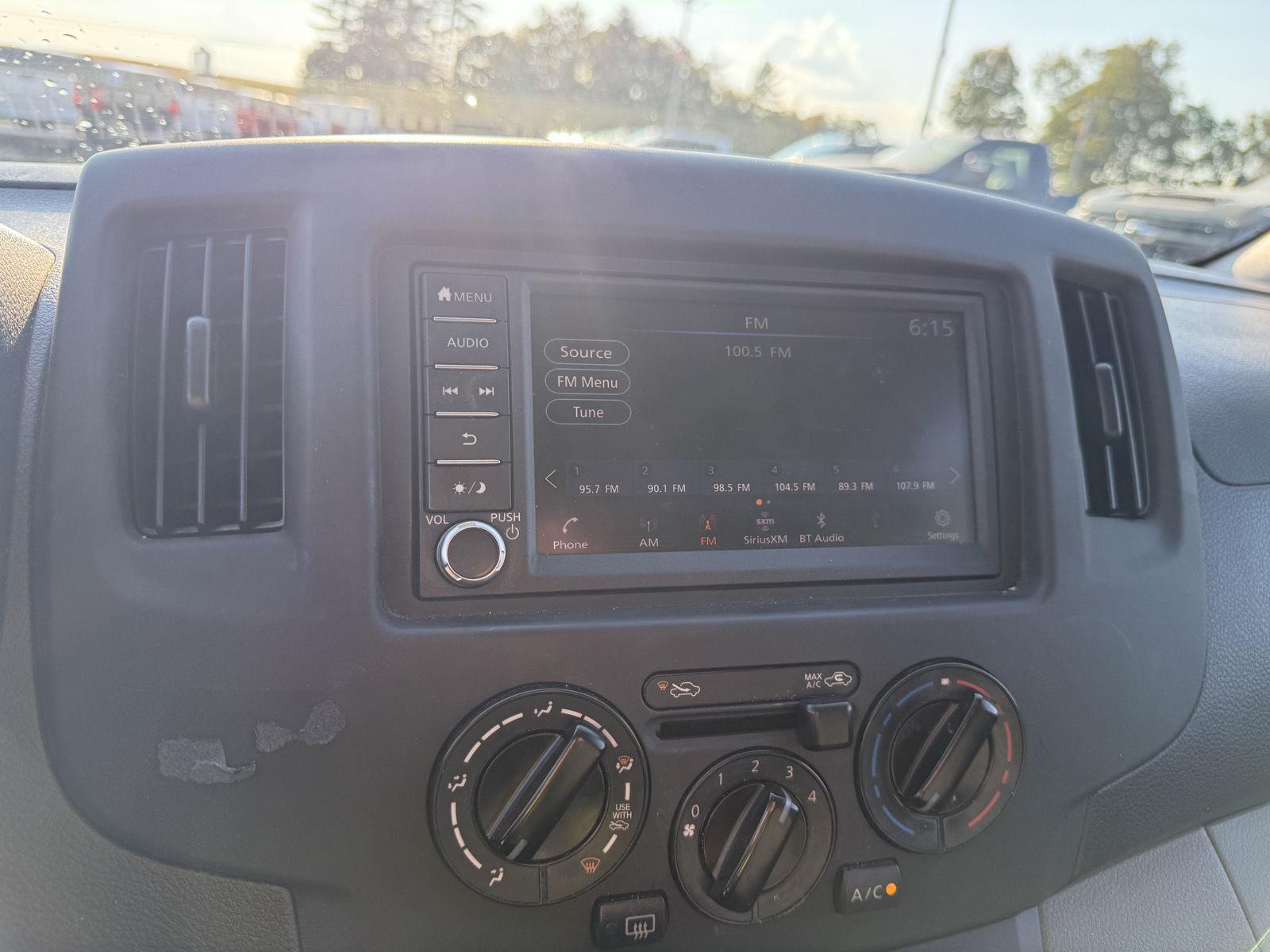 2020 Nissan NV200 S photo 12