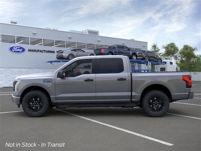 2025 Ford F-150 Lightning XLT photo 3
