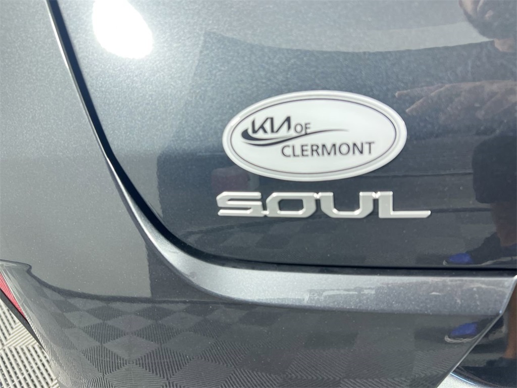 2025 Kia Soul LX photo 2