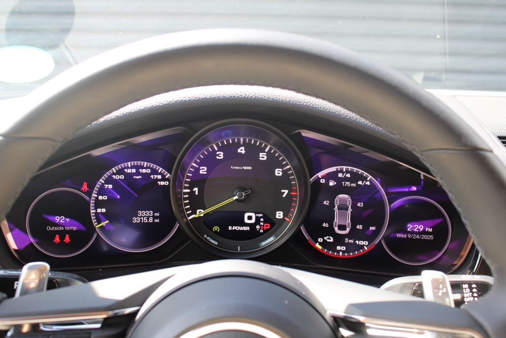 2023 Porsche Panamera E-Hybrid 4 photo 19