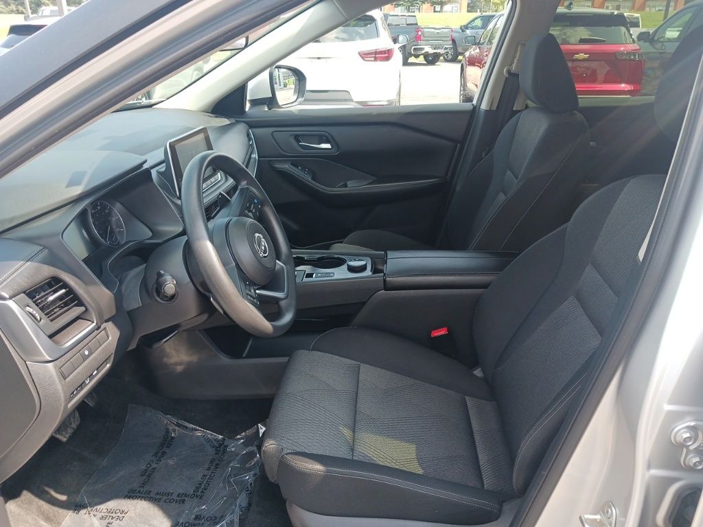 2024 Nissan Rogue SV photo 15
