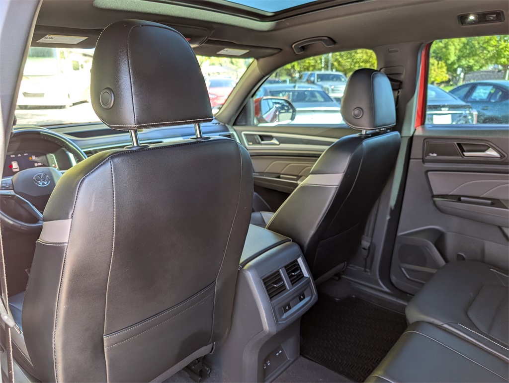 2022 Volkswagen Atlas Cross Sport V6 SEL Premium R-Line photo 15