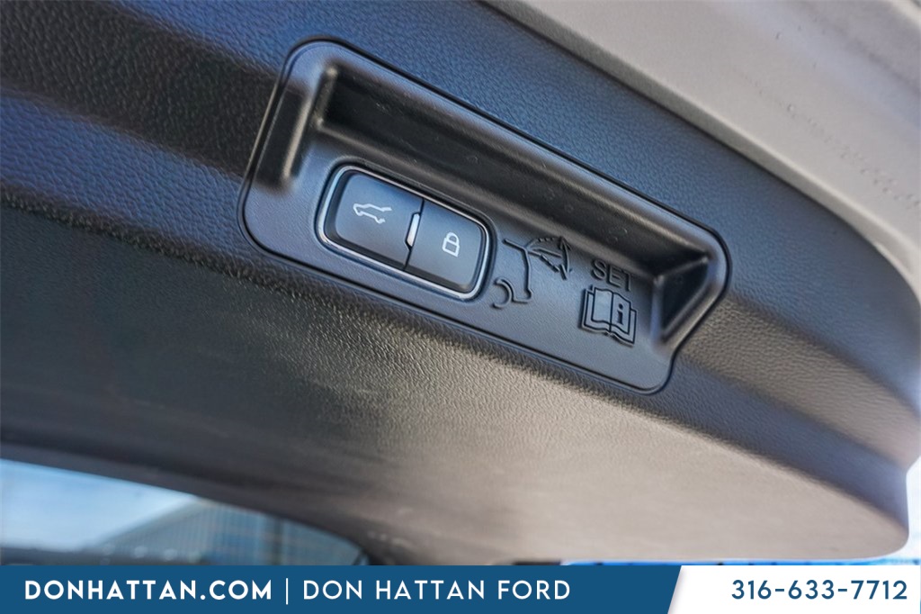 2023 Ford Explorer XLT photo 29