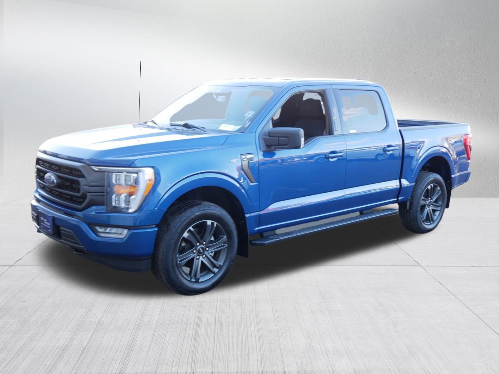 2023 Ford F-150 XLT photo 3