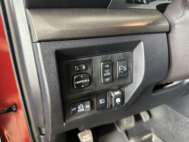2018 Toyota Tundra SR5 CrewMax photo 15
