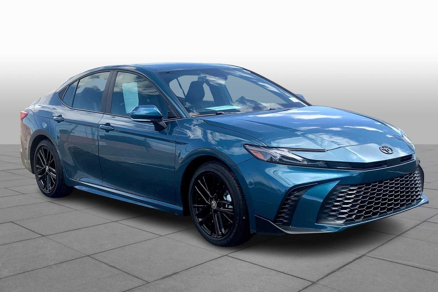 2025 Toyota Camry SE photo 2