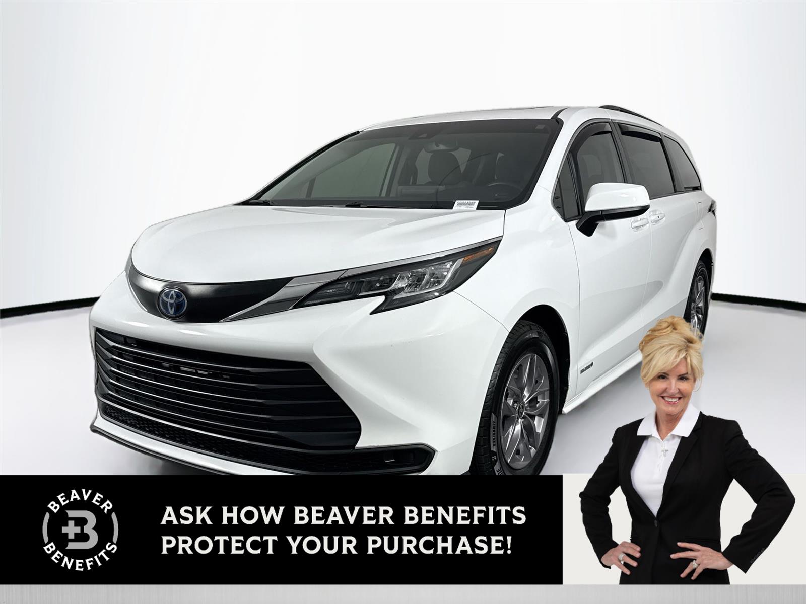 2021 Toyota Sienna LE's photo