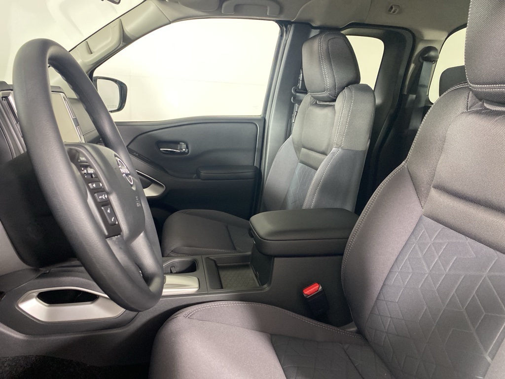 2025 Nissan Frontier SV photo 8