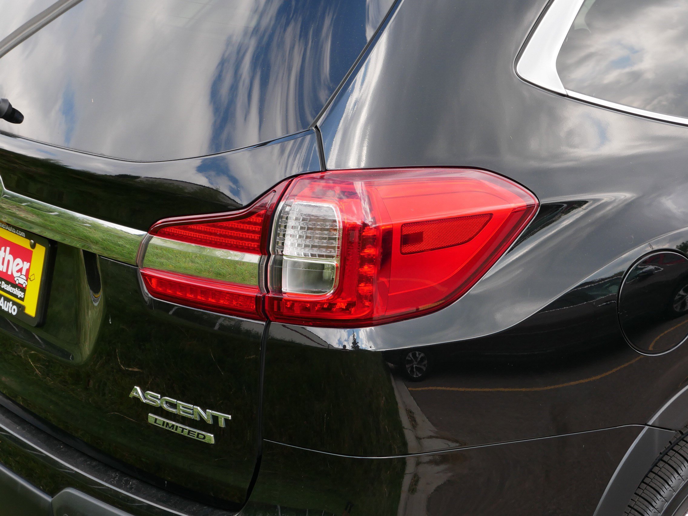 2022 Subaru Ascent Limited photo 4