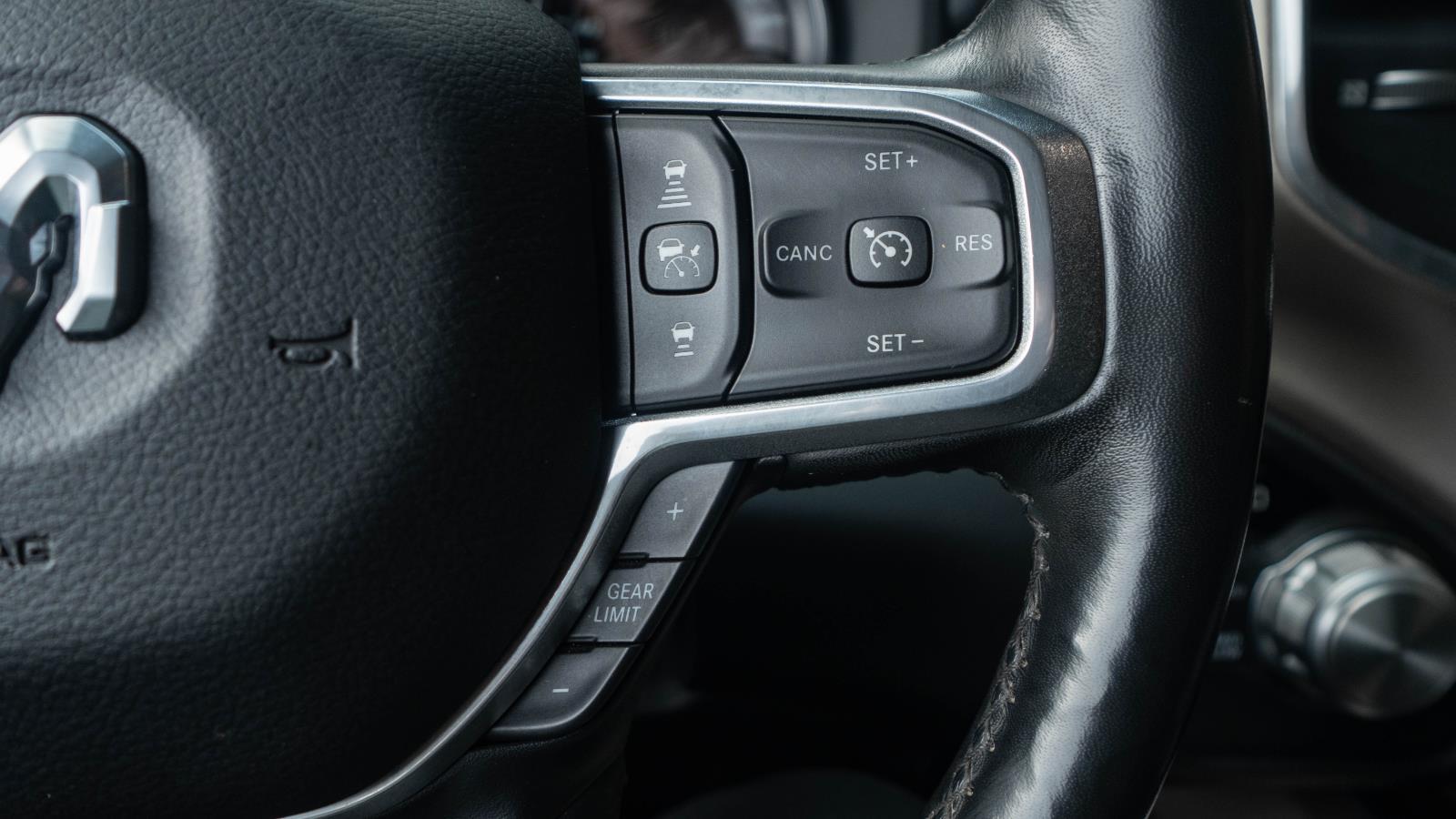 2019 Ram 1500 Laramie photo 18