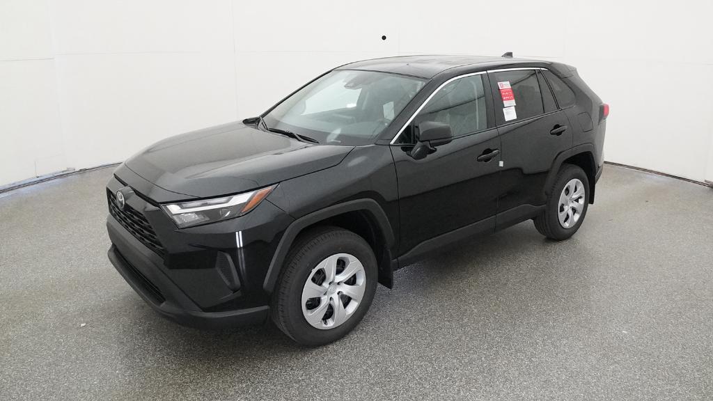 2025 Toyota RAV4 LE's photo
