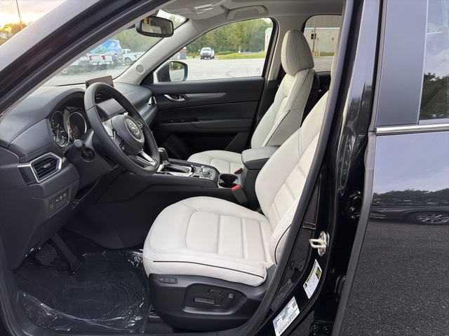 2025 Mazda CX-5 2.5 S Preferred photo 9