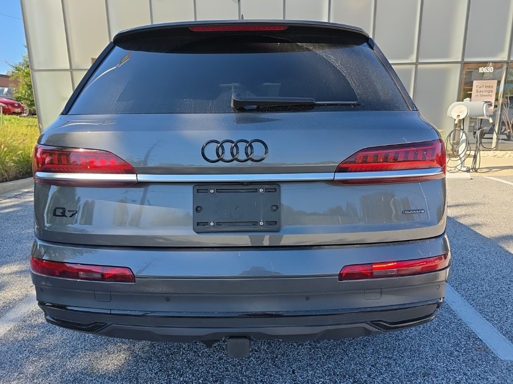 2021 Audi Q7 55 Premium Plus photo 3