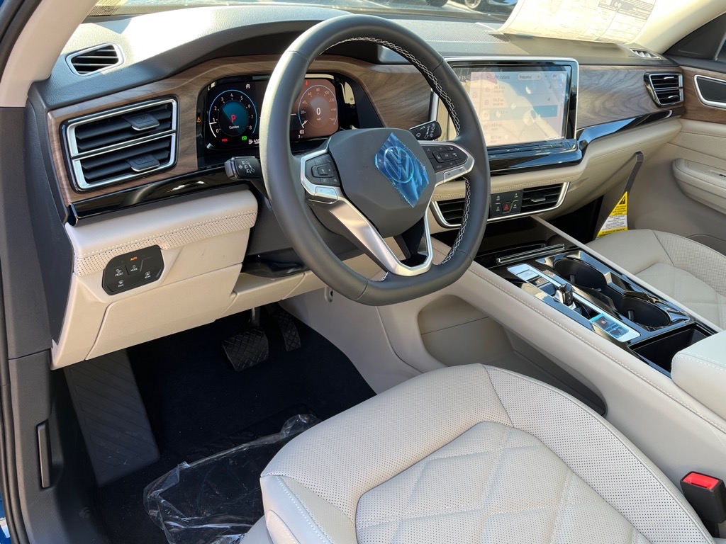 2025 Volkswagen Atlas SE Technology photo 8